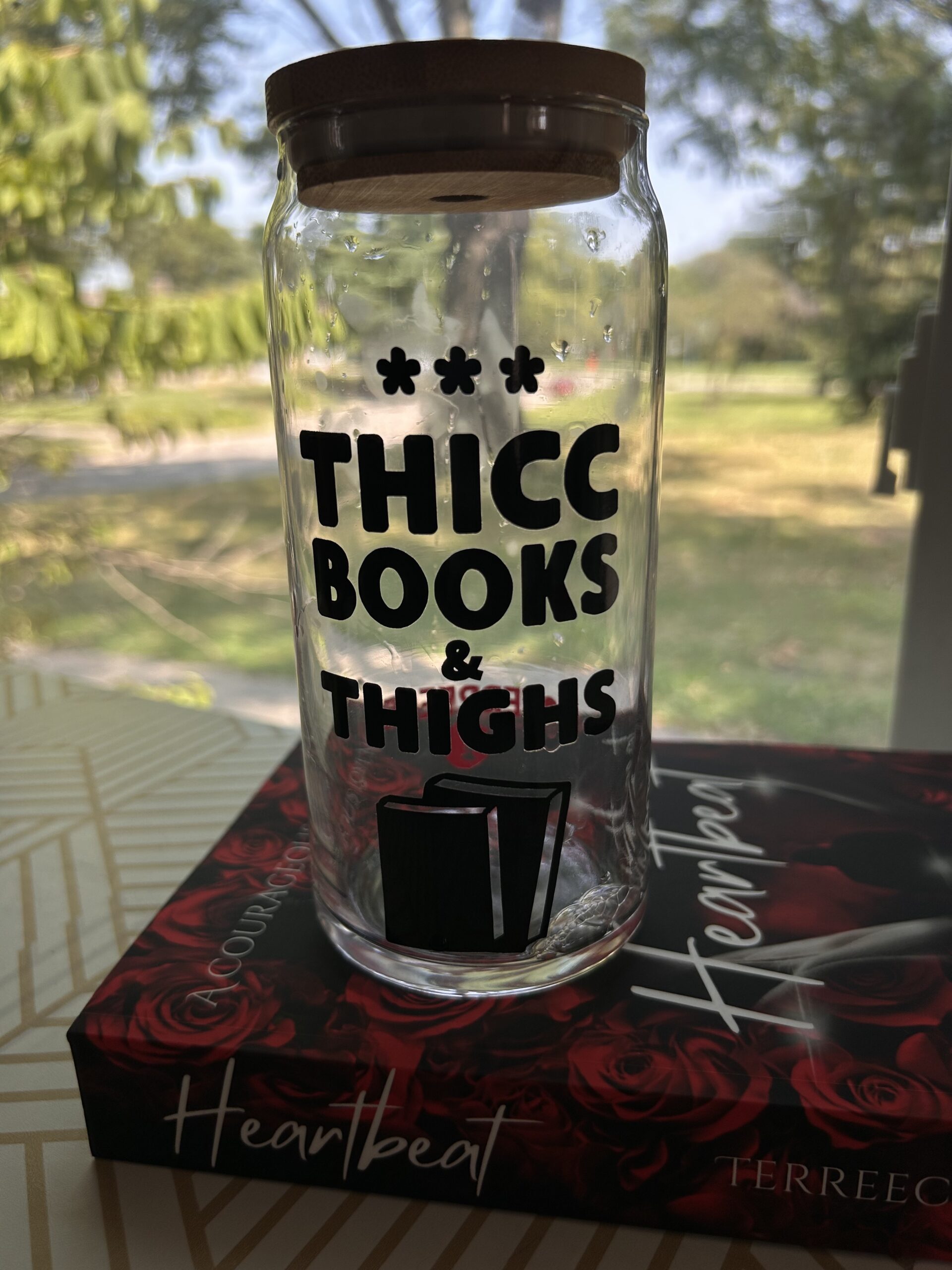 Thicc Books & Thighs Glass Tumbler - Image 3